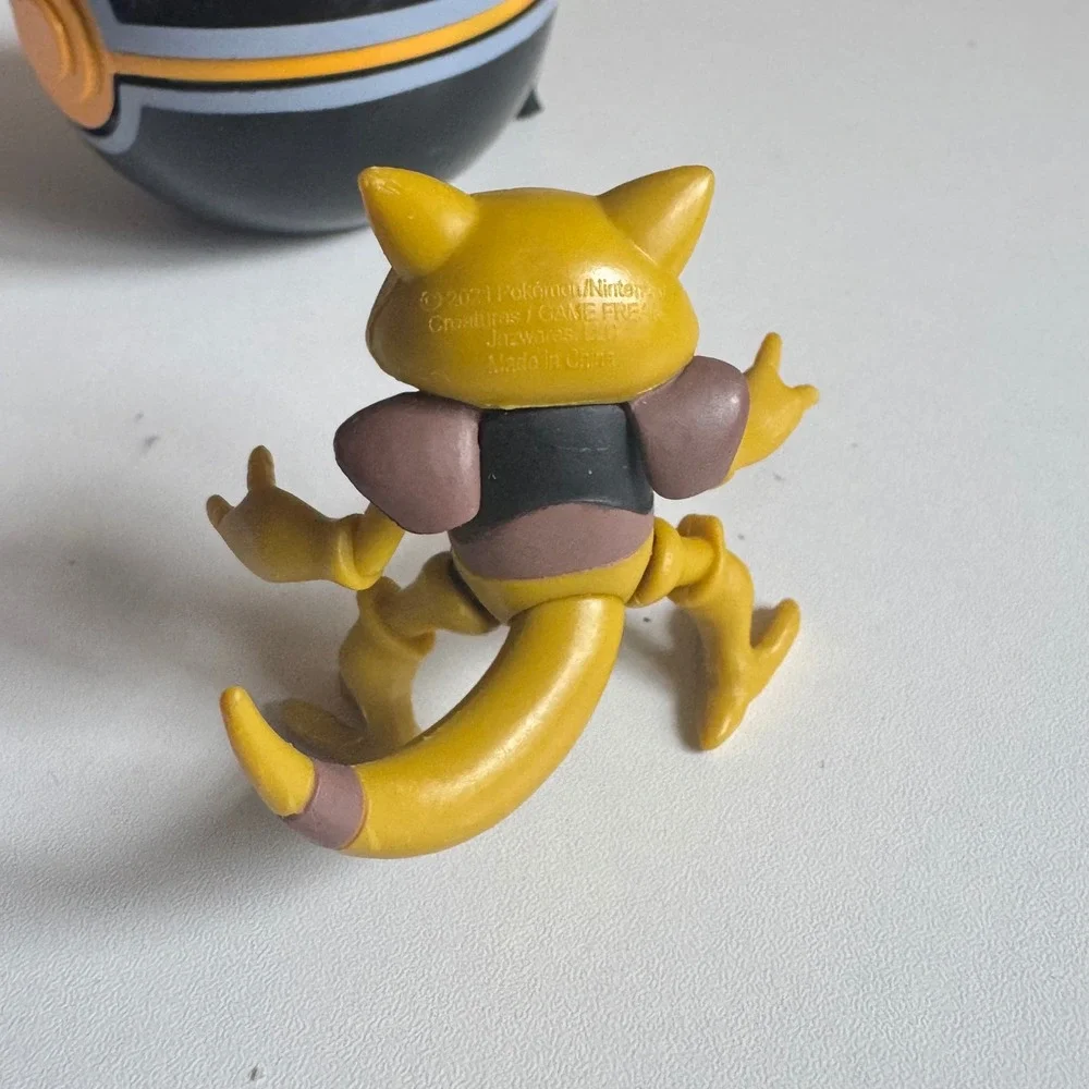 Pokemon Jazwares Abra Battle Figure with Luxury Ball 2 Inch Collectible Toy